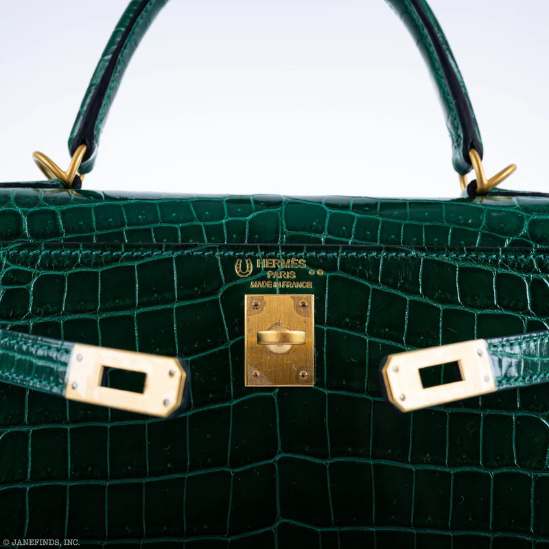 Hermès Kelly 25 HSS in Emerald Nilo Crocodile with Cassis Brushed Gold 3 Hermès Kelly 25 HSS in Emerald Nilo Crocodile with Cassis Brushed Gold - Image 3