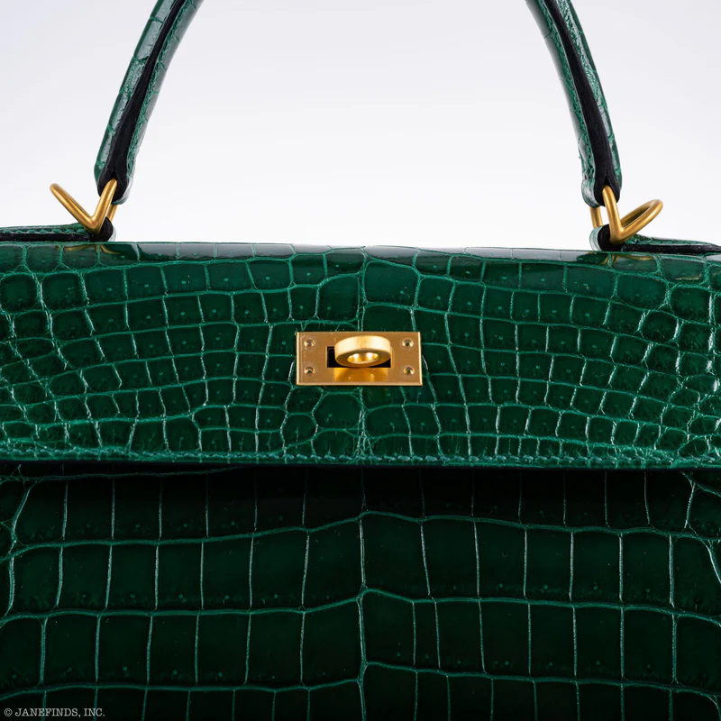 Hermès Kelly 25 HSS in Emerald Nilo Crocodile with Cassis Brushed Gold 2 Hermès Kelly 25 HSS in Emerald Nilo Crocodile with Cassis Brushed Gold - Image 2