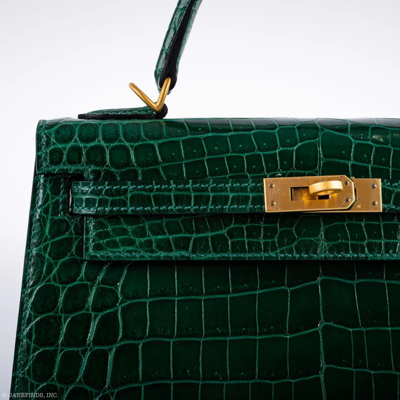 Hermès Kelly 25 HSS in Emerald Nilo Crocodile with Cassis Brushed Gold 4 Hermès Kelly 25 HSS in Emerald Nilo Crocodile with Cassis Brushed Gold - Image 4