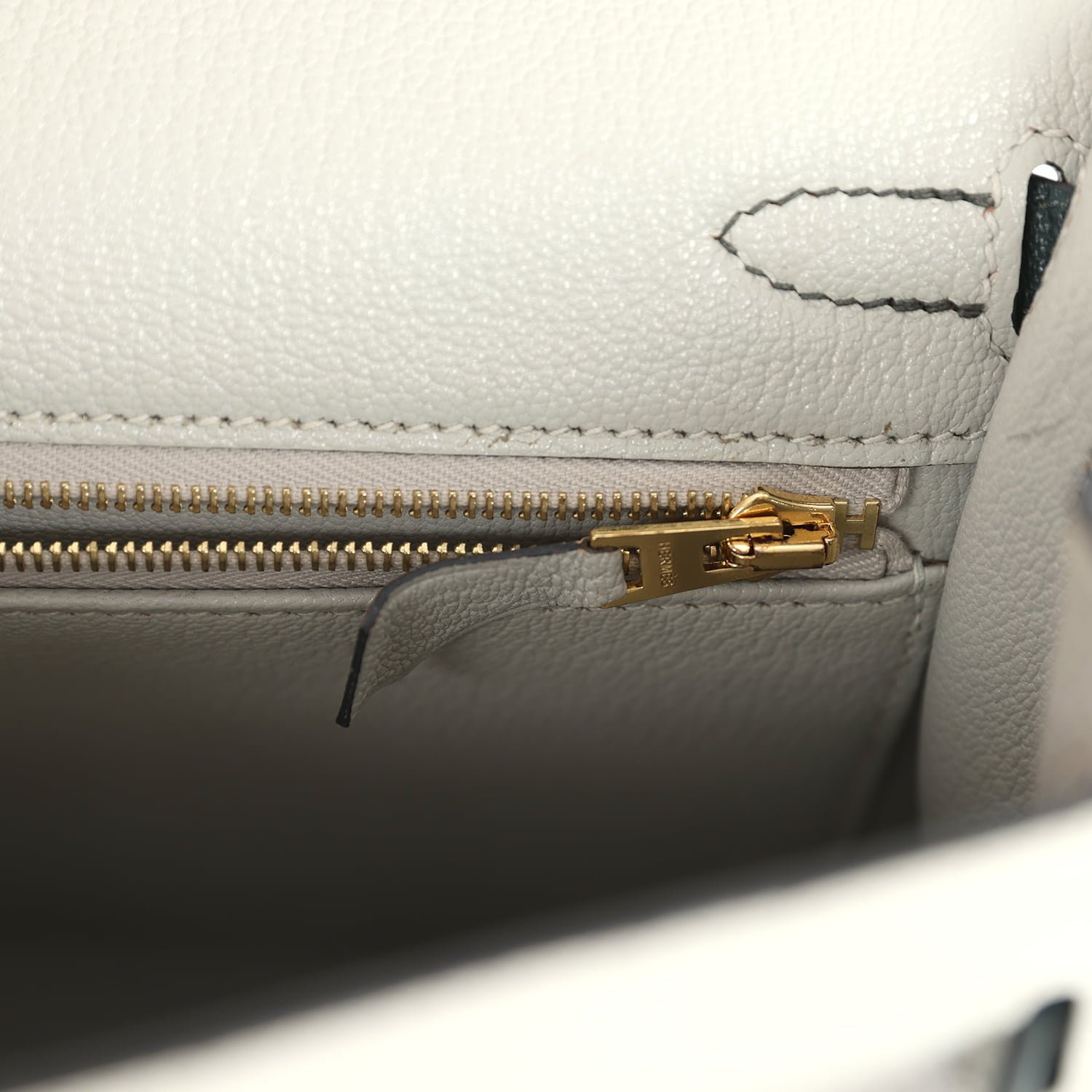 Pre-owned Hermes Special Order (HSS) Kelly Sellier 25 Gris Perle, Vert Titien Chevre Mysore Brushed Gold Hardware - view 9